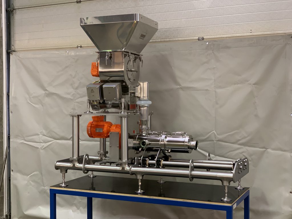 INFINI-MIXER WITH INTEGRATED SOLIDS FEEDER